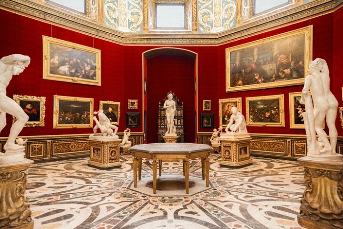 Skip the Line Uffizi Gallery VIP Small Group Tour 