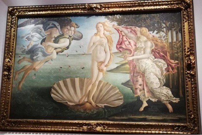 Florence: Early morning semi-private Uffizi Gallery guided experience