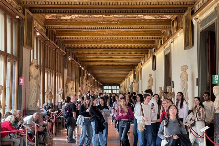 Florence: Uffizi Gallery Small Group Tour with Skip-the-Line