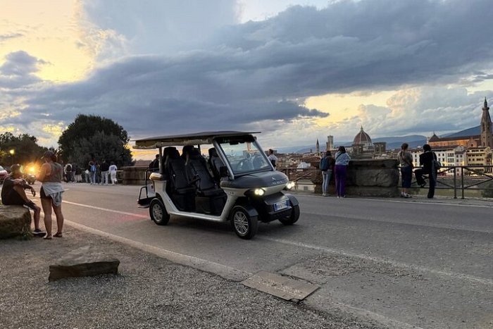 Florence: Schilderachtige rondleiding door Piazzale Michelangelo met proeverij