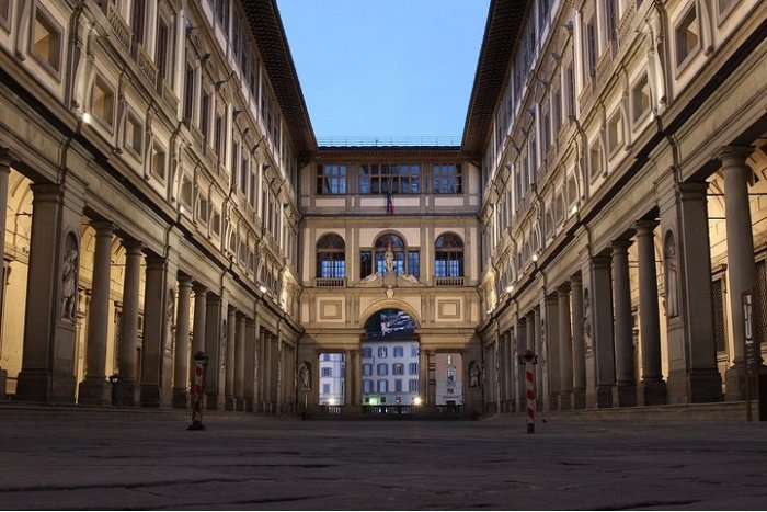 Skip the line Uffizi and Accademia private guided tour