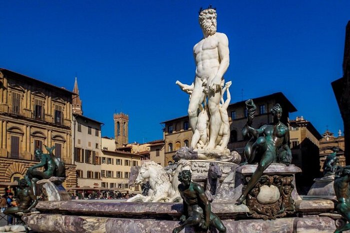 Florence in one day with a localGuide: David-City walk-Uffizi